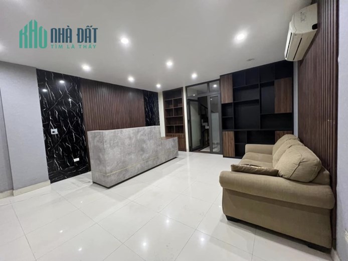 Cho thuê nhà phố Nghĩa Đô , 70m2 x 4 tầng,Thang máy,  giá 45tr