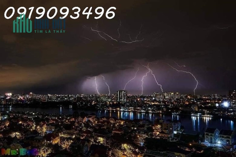 ÔNG KHÁCH QUÁ ĐUỐI CHẤP NHẬN BÁN THÁO VỐN