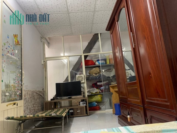 Bán nhà trệt hẻm 138 đường Phạm Ngũ Lão . Sổ hồng . DT 78m2 . Giá 2,7 tỷ
