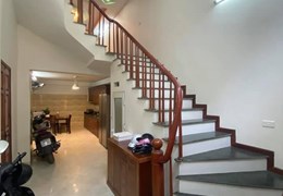 Bán nhà Vân Hồ 83m x 4 tầng, ngõ rộng 2.5m, vài bước ra CV Thống Nhất, giá nhỉnh 7 tỷ.