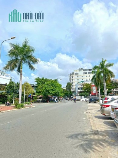 BÁN NHÀ 4 LẦU MT TRẦN TRỌNG CUNG QUẬN 7 Giá 23.5 Tỷ Dt sàn 543m²
