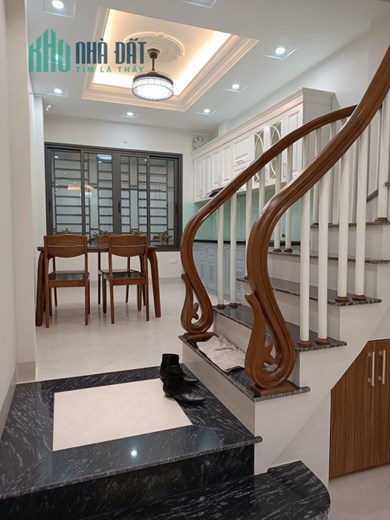 Bán nhà đẹp Quan Nhân Thanh Xuân ngõ thoáng 40m x 5 tầng 4.1 tỷ