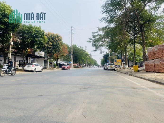 NHÀ PHỐ SẦM UẤT – ĐƯỜNG SÂN BAY- KINH DOANH BẤT CHẤP - HÀNG XÓM VINCOM!