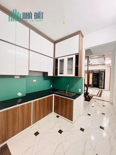 Bán nhà Trần Khát Chân, 48m x 5 tầng, 4.2 tỷ, lô góc, ngõ thông