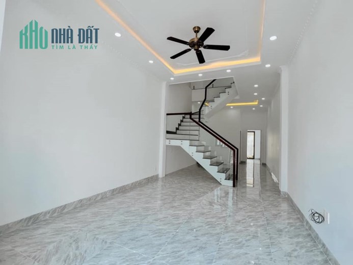 Bán nhà lầu  tân cổ điển, đường DX 26, Cách chợ Phú Mỹ 350 mét