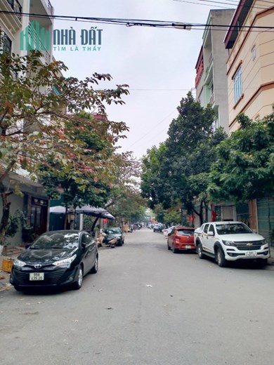 4 TẦNG ĐẸP LUNG LINH- THIẾT KẾ HIỆN ĐẠI- LÀN 2 NGUYỄN QUYỀN- GIÁ SIÊU RẺ CHỈ 5 TỶ x!