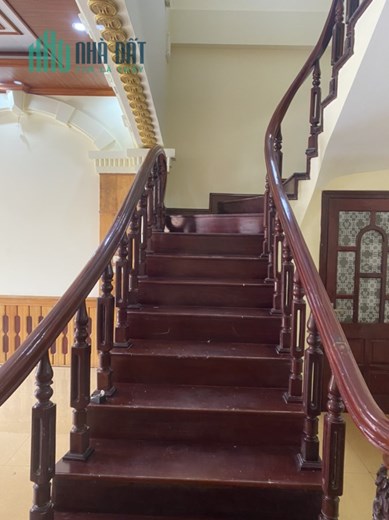 [BÁN GẤP] 3 TẦNG P. VỆ AN- CẠNH BẾN XE- SÁT CHỢ-OTO ĐÕ CỬA- SỔ ĐỎ THƠM PHỨC- CHỈ NHỈNH 3TỶ x!