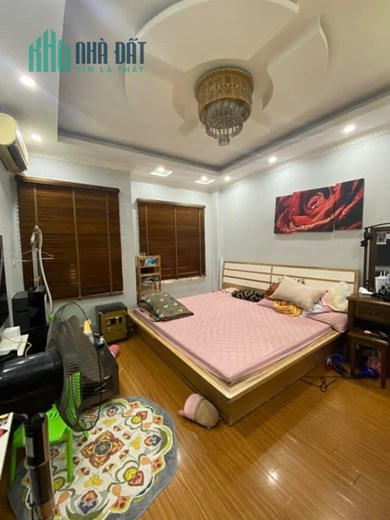 Bán nhà phố Đại La - HBT 52m giá 5,35 tỷ ngõ thông , mặt tiền rộng đẹp