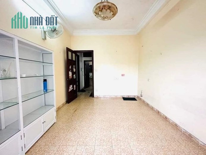 Căn góc - mặt chợ Nghĩa Đô - ô tô tránh - kinh doanh sầm uất - 50m2 4 tầng mt12m giá chỉ 9.5 tỷ