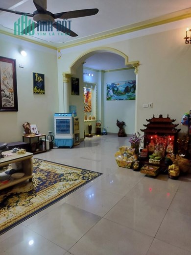 CỰC NÓNG - CỰC HÓT 

MẶT KINH DOANH - 4 TẦNG - PHỐ VIP - THẠCH BÀN - DÒNG TIỀN 250 TRIỆU/ 1NĂM