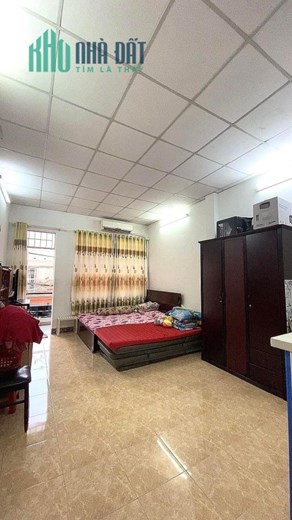 Bán nhà Mặt tiền  đường Trường Chinh - Tây Thạnh, 130m2 (4/5x28m), Cấp 4 tiện xây, 16 tỷ.