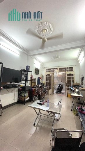 Bán nhà Mặt tiền  đường Trường Chinh - Tây Thạnh, 130m2 (4/5x28m), Cấp 4 tiện xây, 16 tỷ.