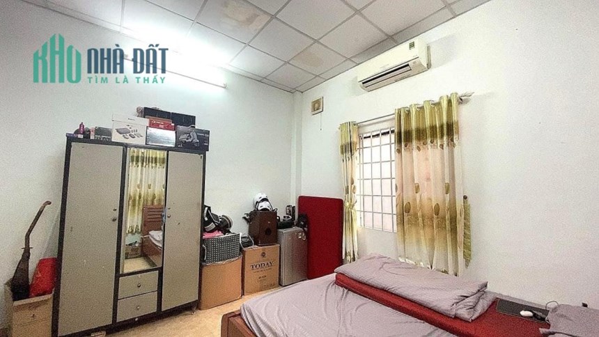 Bán nhà Mặt tiền  đường Trường Chinh - Tây Thạnh, 130m2 (4/5x28m), Cấp 4 tiện xây, 16 tỷ.