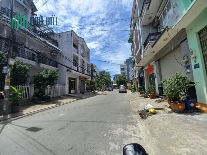 BÁN BIỆT THỰ KDC TÂN THUẬN NGÃ TƯ NGUYỄN THỊ THẬP QUẬN 7. Chỉ 17 TỶ