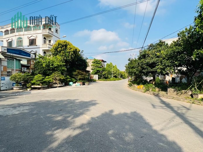 Cần bán hoặc cho thuê Khách sạn 2 mặt tiền tại đường Điện Biên, Xã Lộc Hòa, Thành phố Nam Định