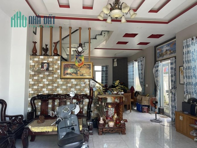 Bán  nhà căn góc Biệt thự Thoại Ngọc Hầu - Tân Phú, DT: 8x14.5m, 4 Tầng - 6 PN, 14.9 tỷ