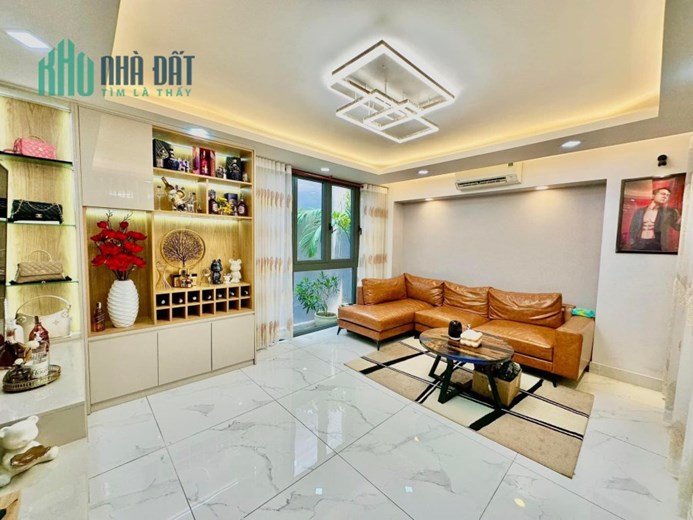 Bán  nhà căn góc Biệt thự Thoại Ngọc Hầu - Tân Phú, DT: 8x14.5m, 4 Tầng - 6 PN, 14.9 tỷ
