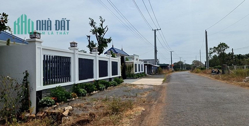 CHÍNH CHỦ BÁN Gấp Lô Đất Đẹp Vị Trí Đắc Địa Tại Thị Trấn Đất Đỏ