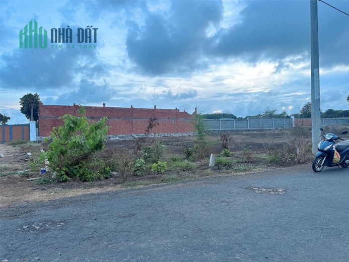 CHÍNH CHỦ BÁN Gấp Lô Đất Đẹp Vị Trí Đắc Địa Tại Thị Trấn Đất Đỏ