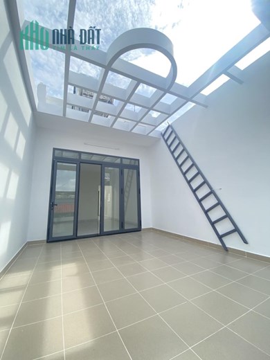 BÁN GẤP GIẢM 6TỶ NHÀ MẶT TIỀN ĐƯỜNG NGAY CỘNG HÒA - KHU VIP K300.