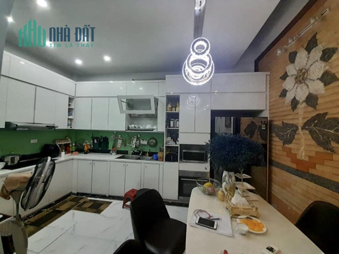 Bán nhà Hoàng Cầu, Đống Đa, ô tô tránh, 48/50m2,5t,mt5m, nhỉnh 12tỷ, 0917420066