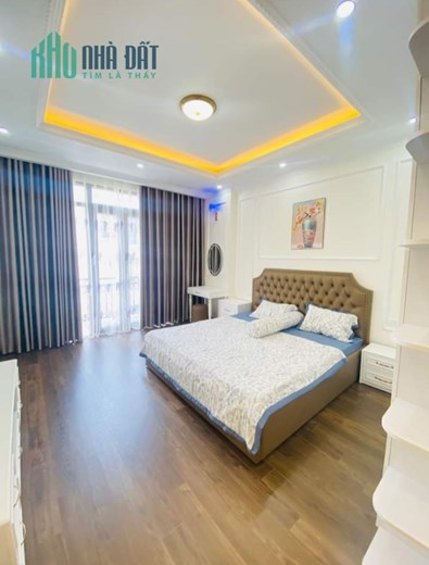 Bán nhà Hoàng Sâm - Hoàng Quốc Việt 62m x 16.5 tỷ, vỉa hè, ô tô, ở - VP