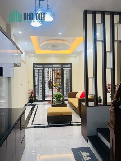 Bán nhà để ở phố Lĩnh Nam, quận HOàng Mai 5 tầng, 3 ngủ mới tinh thoáng sáng, 3,6 tỷ
