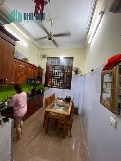 bán nhà Tô Hiệu, Hà Đông ô tô lùi cửa 38m, 5 tầng giá chỉ 5,3 tỷ.  lh 0962780005