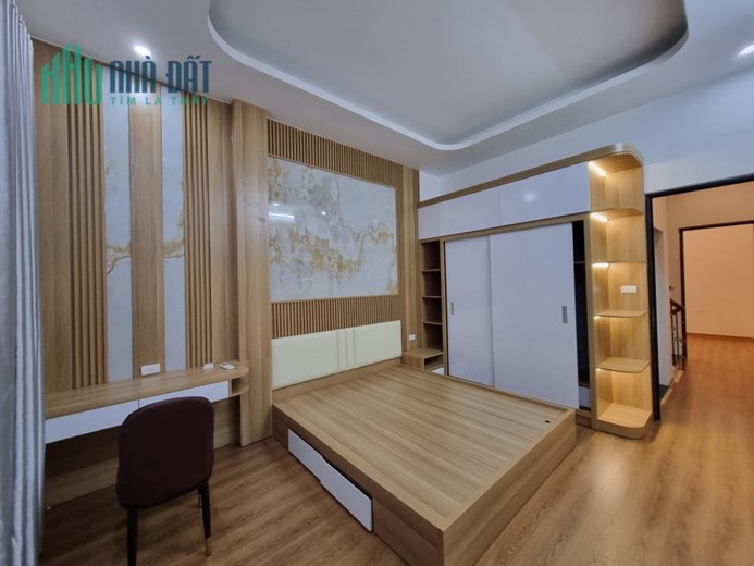 TRUNG TÂM THANH XUÂN- PHÂN LÔ - Ô TÔ TRÁNH - NHÀ ĐẸP LUNG LINH- AN SINH ĐỈNH.