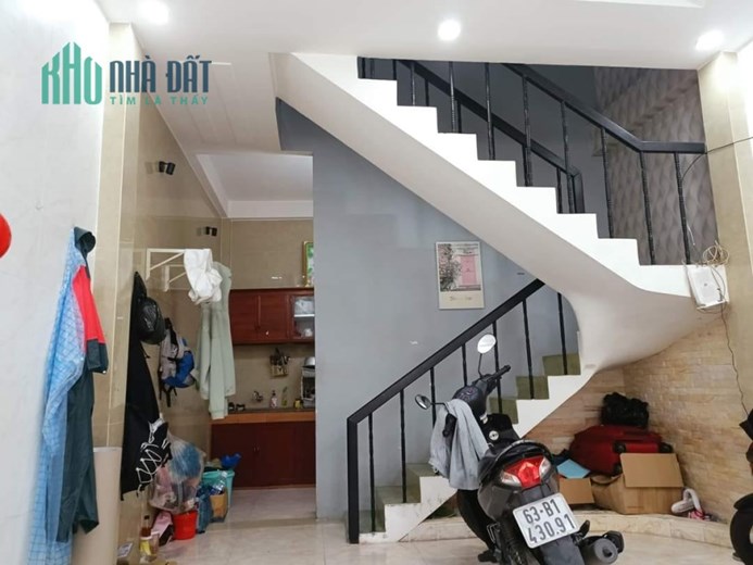 LẠC LONG QUÂN, Q.11 - 32M2 - GIÁ NHỈNH 2TỶ, ĐANG CHO SV THUÊ