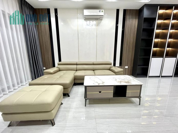 Bán nhà 74m2 phố Nghi Tàm, Tây Hồ Dân xây 5 phòng Gara Ô tô dừng đỗ 3.6 Tỷ