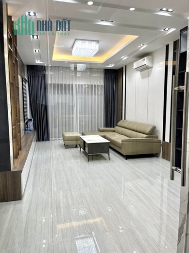 Bán căn nhà 73m2 phố Nghi Tàm, Tây Hồ Dân xây 5 phòng Ô tô dừng đỗ ngày đêm 3.9 Tỷ