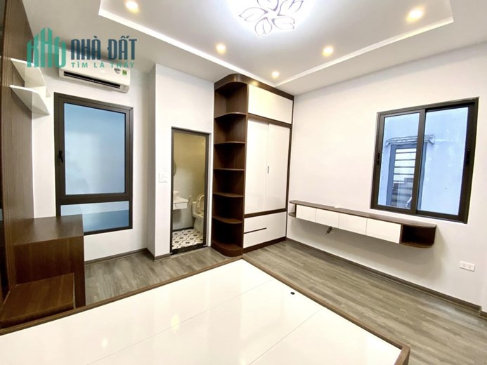 Bán ngôi nhà 74m2 phố Nghi Tàm, Tây Hồ Chủ tự xây 5 ngủ Gara Ô tô 3.6 Tỷ