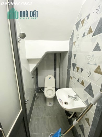 Nhà Ngộp diện tích 13m2 nơ Hậu giá 1 tỷ 400 Đường Mễ Cốc phường 15 Quận 8