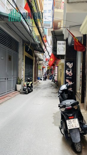 Bán đất tặng nhà phố Trung Kính 50m, 4 chỗ đỗ cửa, Kinh doanh cực đỉnh, Nhỉnh 6 tỷ.
