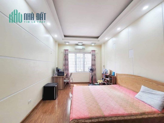 Bán đất tặng nhà phố Trung Kính 50m, 4 chỗ đỗ cửa, Kinh doanh cực đỉnh, Nhỉnh 6 tỷ.