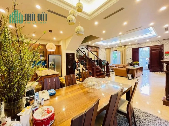 Nợ Bank bán gấp Biệt thự KĐT Linh Đàm gần hồ Linh Đàm 250m2 chỉ 36.8 tỷ. LH 0989.62.6116