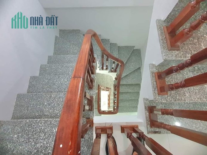 BÁN nhà Ngô Thì Nhậm - Ngô Quyền, Ô tô vào nhà - đỗ cửa ngày đêm, 35m 4 tầng NHỈNH 4tỷ