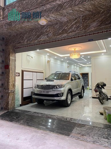 Bán nhà 7 tầng thang máy, trước cửa nhà 4 ô tô tránh đỗ, hè 2 ô tô đỗ gara, hè rộng 5m, 45m2 T2.