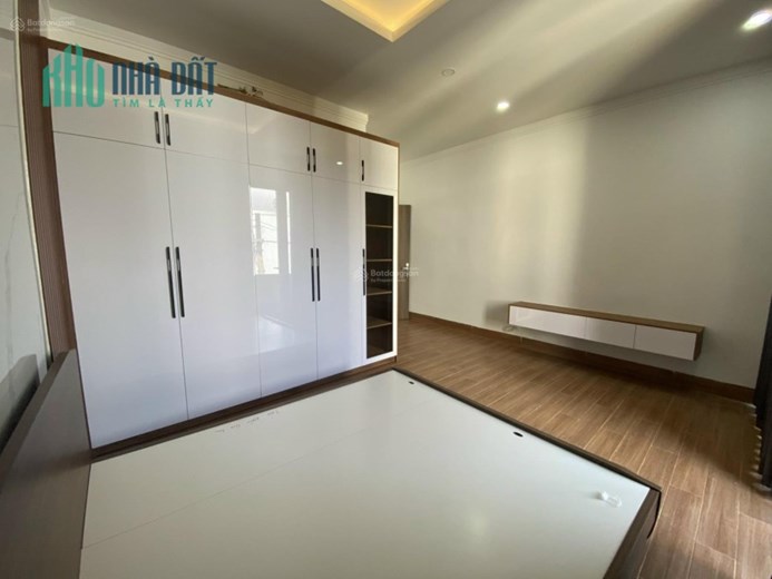 Bán gấp trong tháng 6 nhà phố 3 tầng