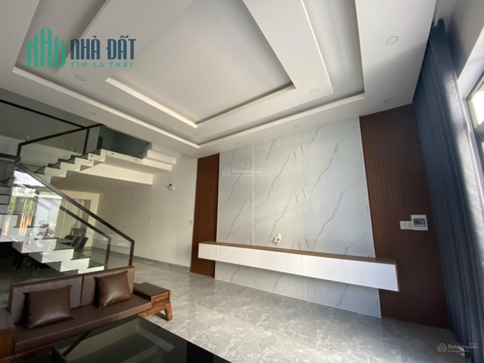 Bán gấp trong tháng 6 nhà phố 3 tầng