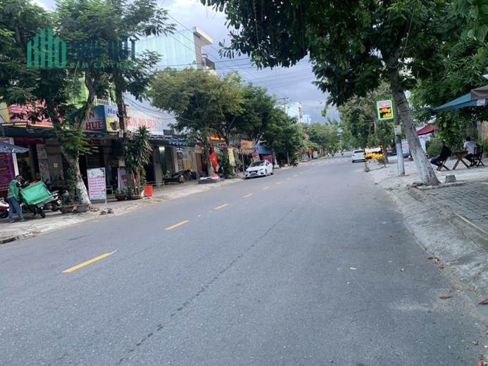 Bán nhà góc phố Hồ Tùng Mậu, dt 116 nhà 3 tầng giá 11.5 tỷ.