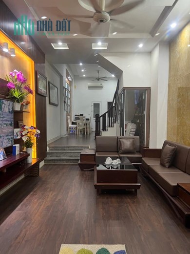 Bán nhà góc phố Hồ Tùng Mậu, dt 116 nhà 3 tầng giá 11.5 tỷ.