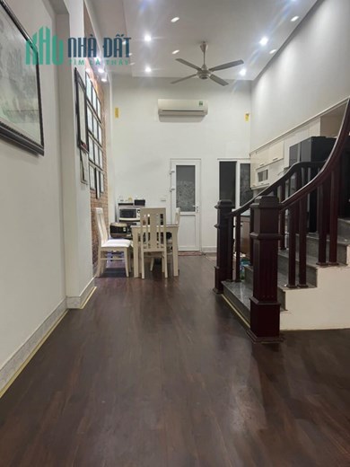 Bán nhà góc phố Hồ Tùng Mậu, dt 116 nhà 3 tầng giá 11.5 tỷ.
