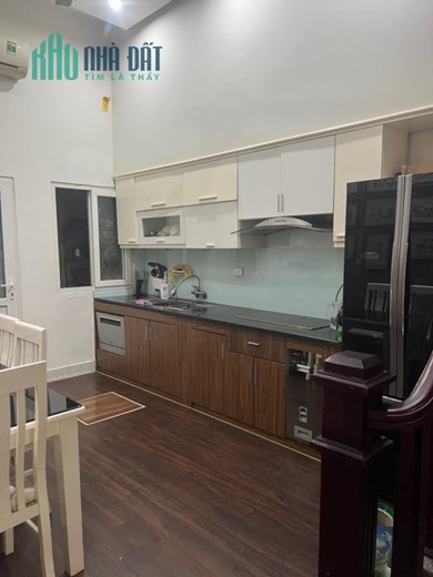 Bán nhà góc phố Hồ Tùng Mậu, dt 116 nhà 3 tầng giá 11.5 tỷ.