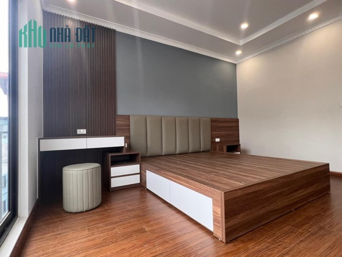 Bán căn nhà 113m2 phố Âu Cơ, Tây Hồ Gara 2 Ô tô Thang máy Kinh doanh bất chấp 14.3 Tỷ
