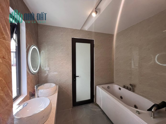 Bán nhà 116m2 phố Âu Cơ, Tây Hồ Gara Ô tô tránh Thang máy Kinh doanh bất chấp 14.2 Tỷ