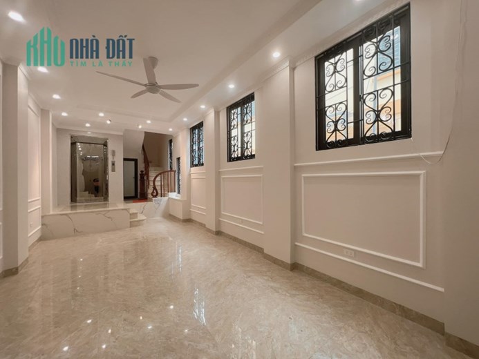 Bán căn nhà 116m2 phố Âu Cơ, Tây Hồ Gara Ô tô Thang máy Kinh doanh bất chấp 14.4 Tỷ