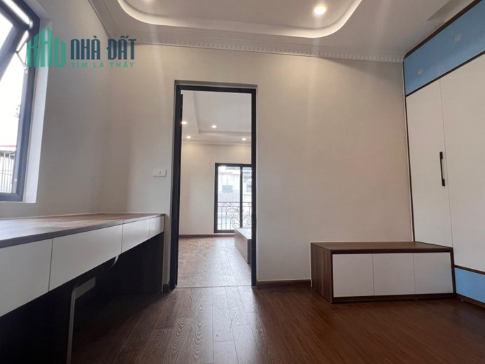 Bán nhà 113m2 phố Âu Cơ, Tây Hồ Gara Ô tô 7 chỗ Thang máy XỊN Kinh doanh bất chấp 14.1 Tỷ