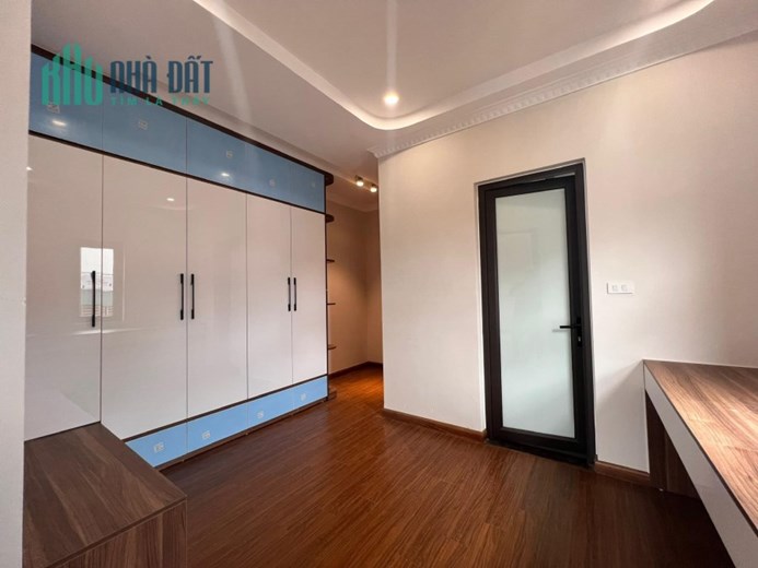 Bán nhà 113m2 phố Âu Cơ, Tây Hồ Gara Ô tô 7 chỗ Thang máy XỊN Kinh doanh bất chấp 14.1 Tỷ